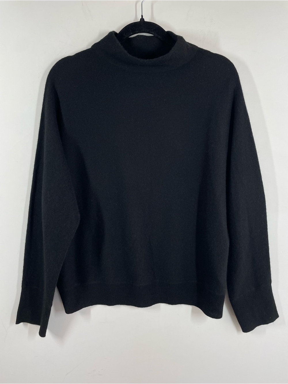 Tahari 100% 2-Ply Cashmere Sweater Black Large Minimalist Quiet Luxury Chic